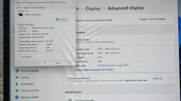 Fujitsu A serija i3 10gen 8gb 256ssd 15.6 FullHD
