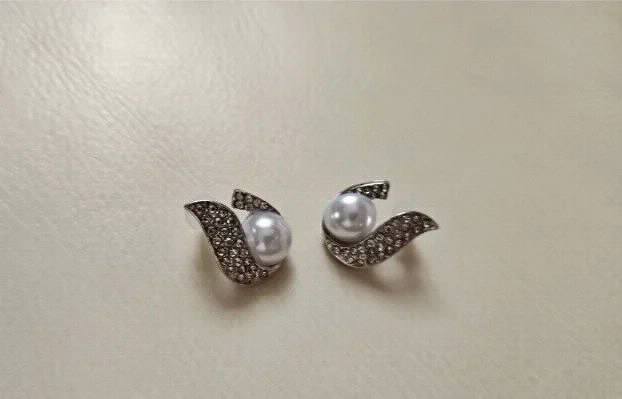 Nui geometrik stud minđuše, novo