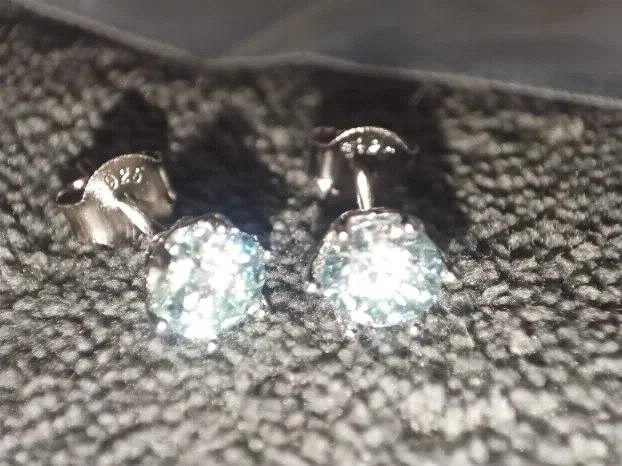 S925 Mindjuse s 2 Light Blue Mojsanit Dijamanta po 0,5CT/5mm