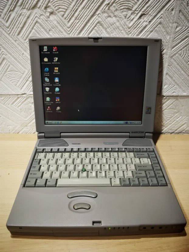 RETRO Toshiba Pentium 1 32mb Com Lpt Windows 98