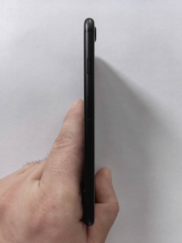 Iphone 7 32gb crni