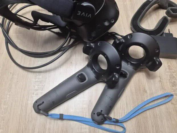 HITNO : HTC Vive VR (Komplet Set) - Kućno korišćen,  odlicno stanje