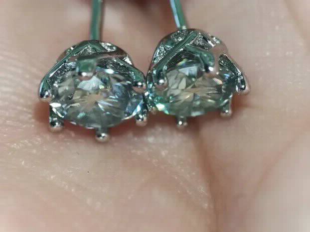 S925 Mindjuse s 2 Light Blue Mojsanit Dijamanta po 0,5CT/5mm