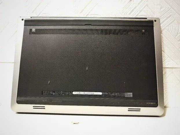 Dell 15 5000 i7 5gen 8gb 256ssd 15.6 2gpu