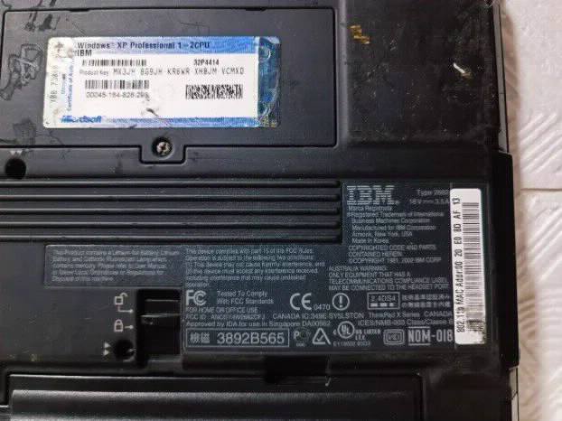 RETRO ibm X24 Pentium 3 392ram 40gb wifi bluetooth Win2000