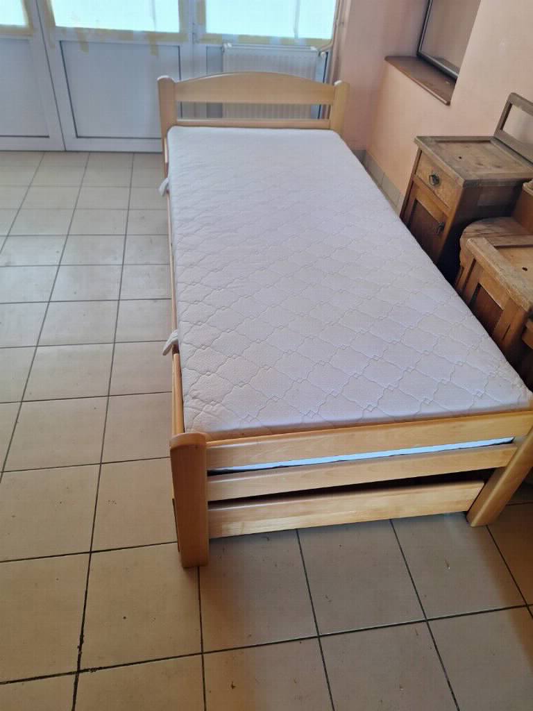 Drveni krevet sa izvlačivim ležajem i dušekom