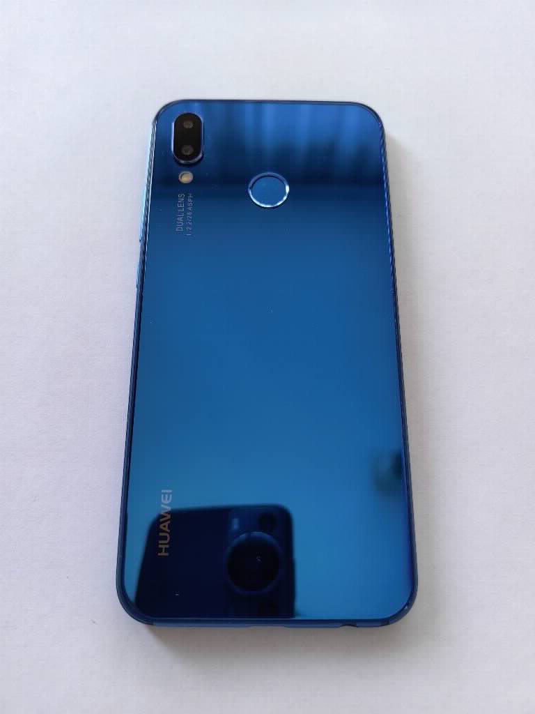 Huawei P20 lite plavi