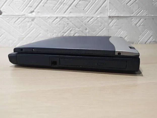 RETRO Toshiba satelite Celeron 995mhz Comport LPT Windows xp
