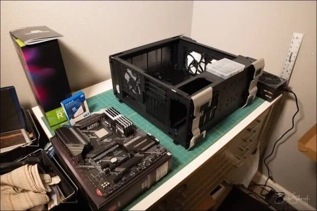 Predator Ryzen 9 7900 & RTX 5060 8GB, novo