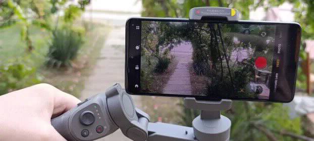 DJI Osmo Mobile 3 - Sklopiv gimbal + Metalna baza i Usb kabl