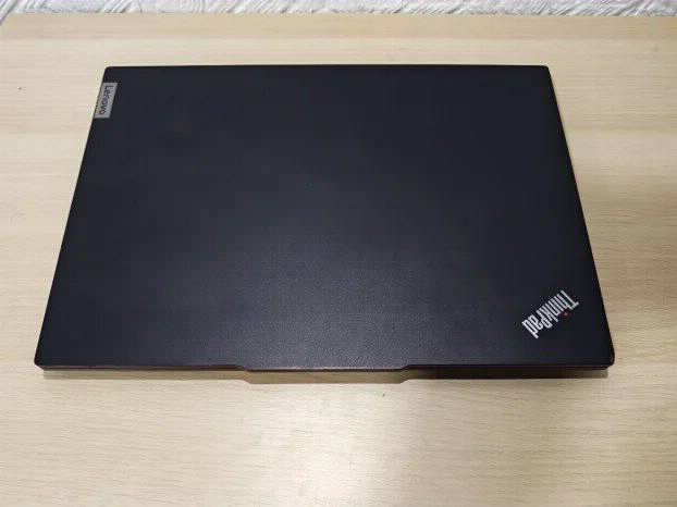 Lenovo Thinkpad E16 Ryzen 5 7300 16gb 512 ssd 16inch FHD