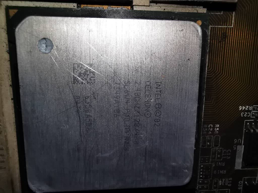 Asus P4S8X-X i Intel Celeron 2.40Ghz - Čitajte Opis!