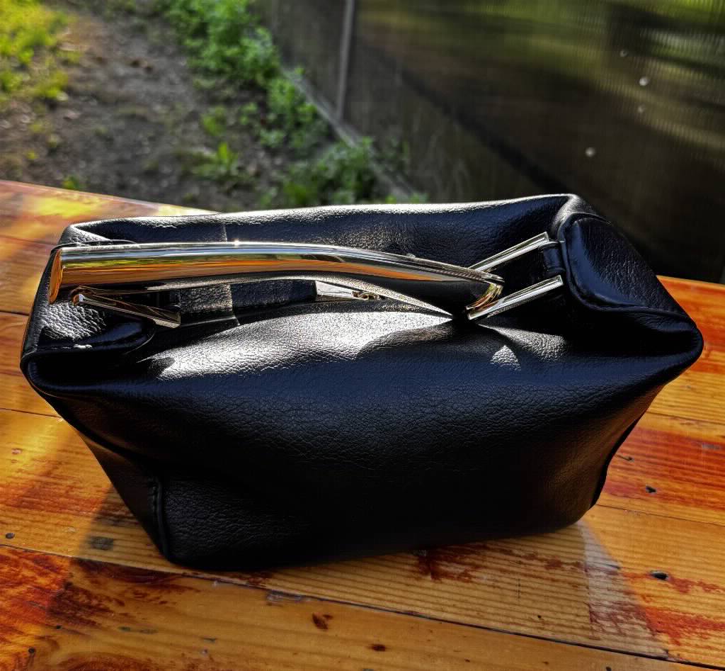 Zara crna elegantna tašna