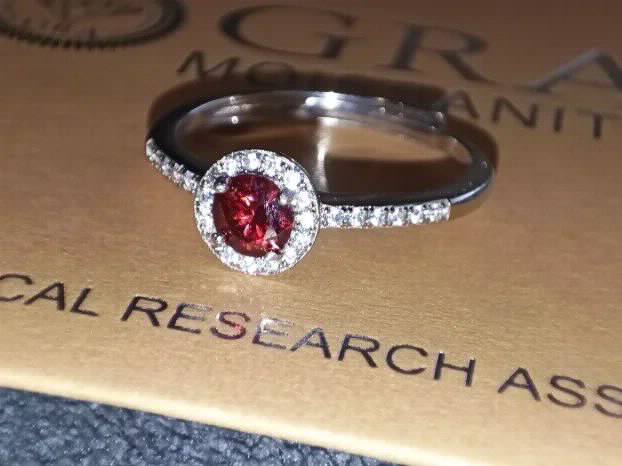 S925 Srebrni Prsten s Crvenim Mojsanit Dijamantom 0,5CT/5mm