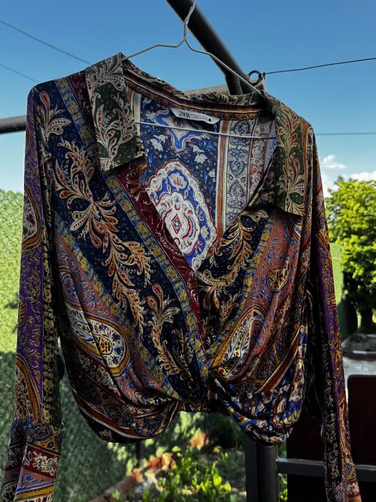 Zara Paisley Bluza sa V-Dekolteom