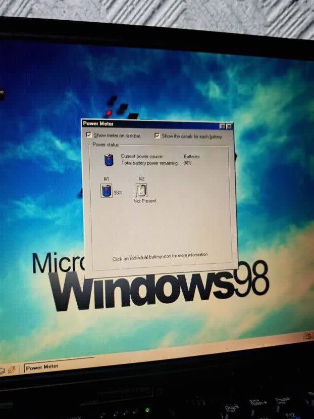 RETRO ibm 600x Pentium 2 Windows 98 Comport