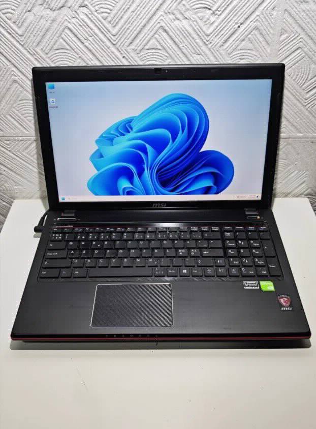 Msi laptop Gamer i7 4gen 8gb Nvidia Full HD 128ssd