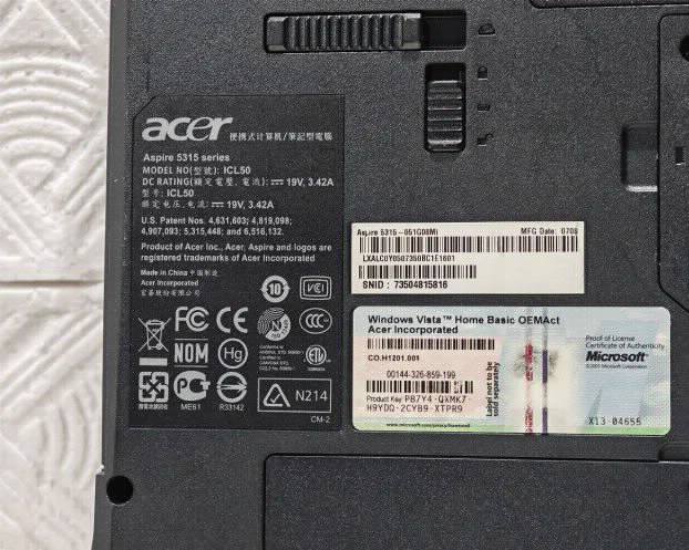 Acer Celeron 2gb 80gb 15.4 wifi