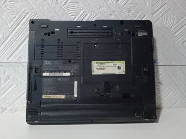 RETRO ibm X31 Pentium M 1.5Gb ram 40Gb 12.1 inch Windows Xp
