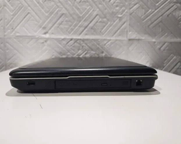 Acer Celeron 2gb 80gb 15.4 wifi