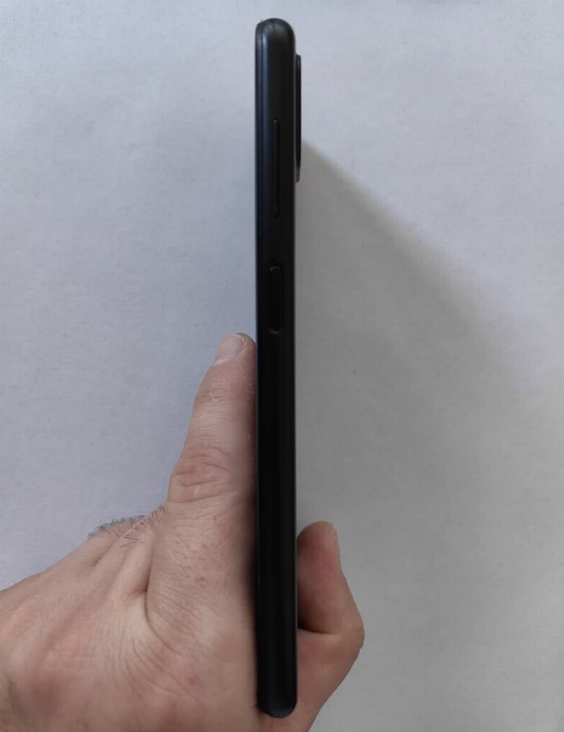 Samsung A12 64gb crni