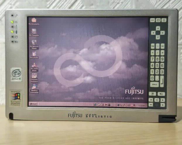 RETRO RETKO Fujitsu Stylistic LT  P600 Pentium III