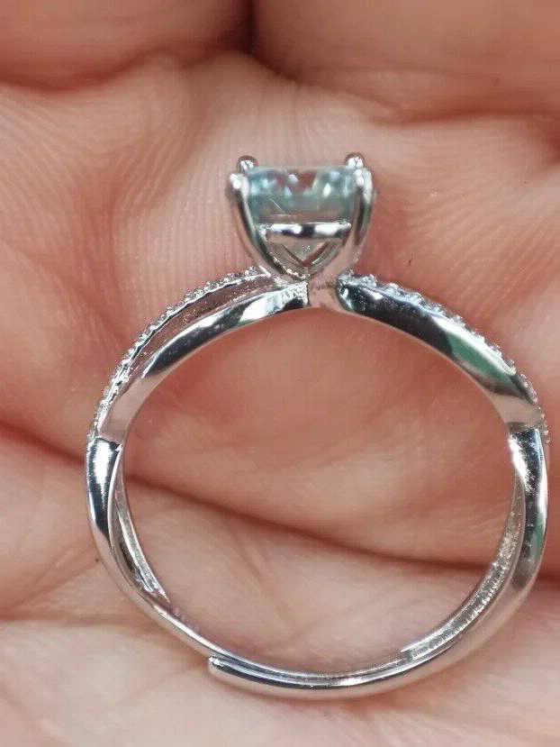 TOP S925 Prsten sa 1CT Mojsanit Dijamantom - Light Blue