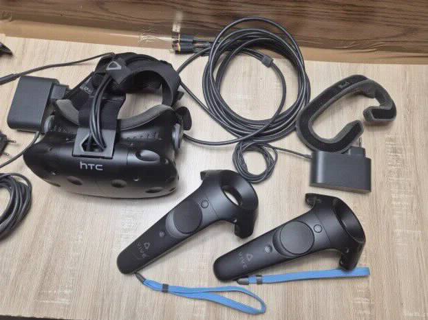 HITNO : HTC Vive VR (Komplet Set) - Kućno korišćen,  odlicno stanje