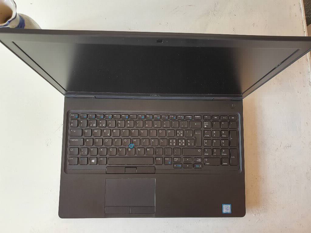Dell Latitude 5590 - i5, 16GB RAM, 256GB SSD