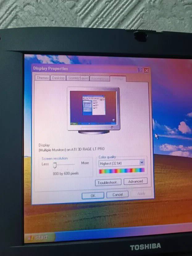 RETRO Toshiba 1670Cds 547mhz 288ram 12inch XP Lpt Com