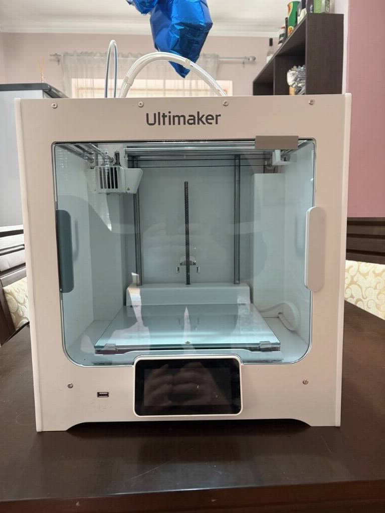 Ultimaker S3 – KAO NOV (Samo 10 dana rada) + Filament + oprema