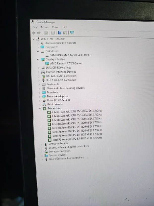 Hp Workstation Z420 32gb ram Xeon 256ssd Ati R7 200 600w