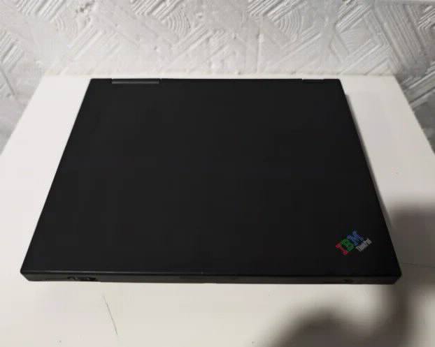 RETRO ibm A21p pentium 3 .256ram Com lpt floppi 1600x1200