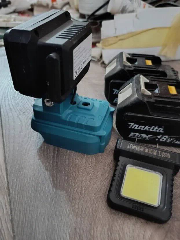 Komplet 2 LED Lampe kompatibilne sa Makita baterijama