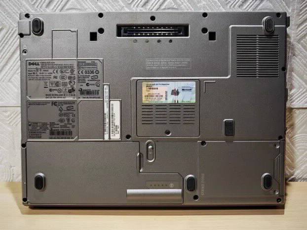 Dell D820 Comport win7 2gb 100gb 15.4