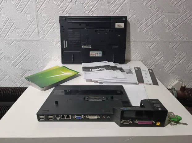 Lenovo W500 + Dock t9600 128ssd 15.6 Wuxga Smart card