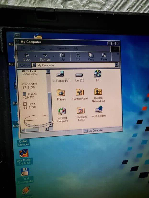 RETRO ibm A21p pentium 3 .256ram Com lpt floppi 1600x1200