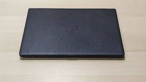 Fujitsu A serija i3 10gen 8gb 256ssd 15.6 FullHD