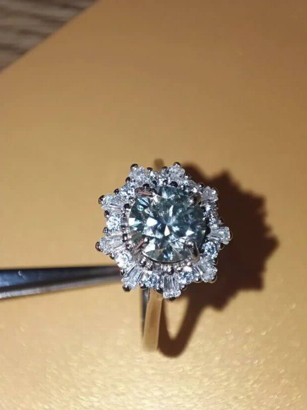 S925 Srebro/Platina - Prsten 1CT/6,5mm Mojsanit Dijamant