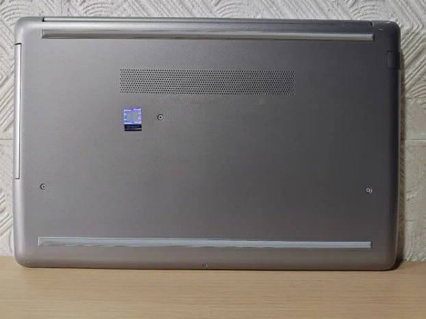Hp 250 G7 i3 7Gen 8gb 256ssd 15.6 FHD