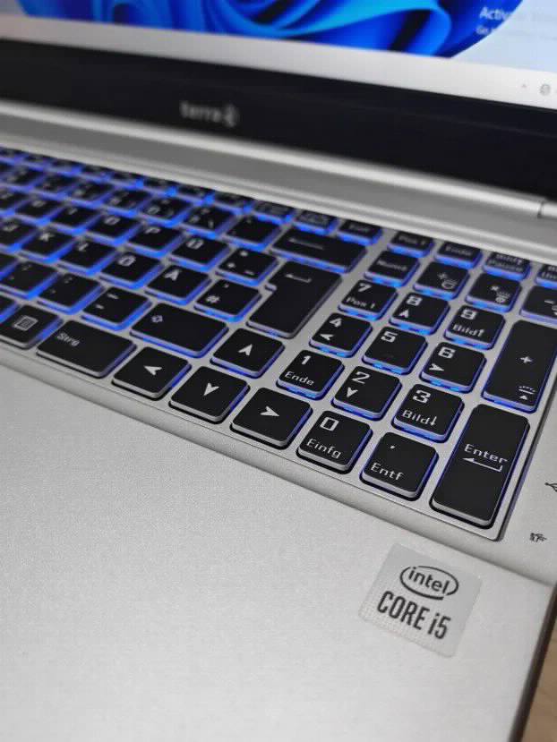 Terra i5 10gen 4gb 128ssd 15.6 FHD