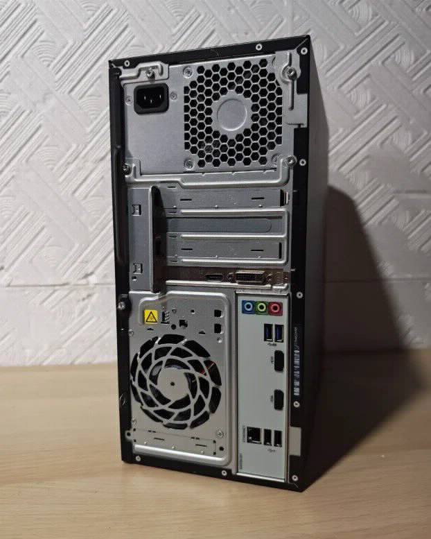 Hp Pavilion Game i5 6400 12gb ram. ssd+hdd Geforce GT730 4gb
