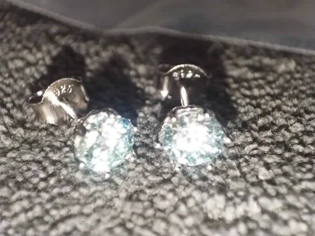 S925 Mindjuse s 2 Light Blue Mojsanit Dijamanta po 0,5CT/5mm