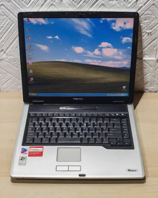 RETRO Toshiba Tecra Win Xp Lpt port Wifi