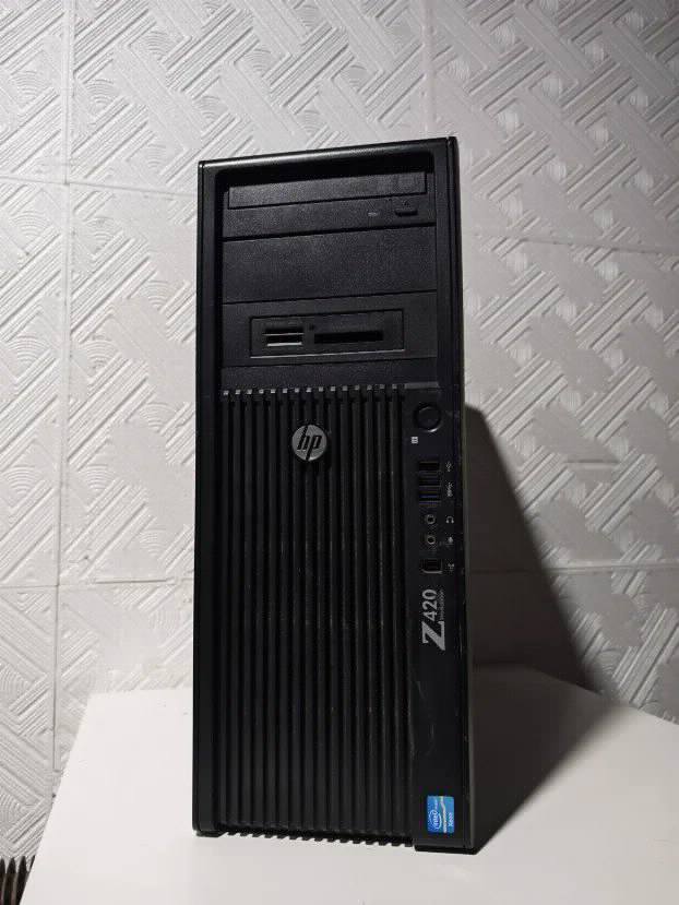 Hp Workstation Z420 32gb ram Xeon 256ssd Ati R7 200 600w
