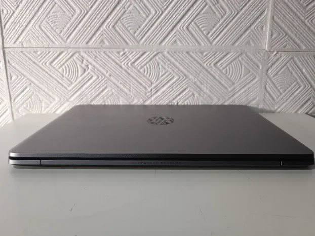 Hp Folio i7 5Gen 4gb 32gb ssd 14inch FullHD