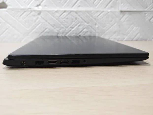 Acer Ryzen 7 8gb 256ssd Vega 10 Gpu FHD